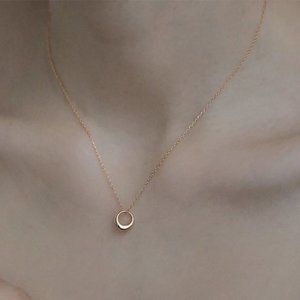 *NEW Yellow Gold Round Pendant Chain Necklace